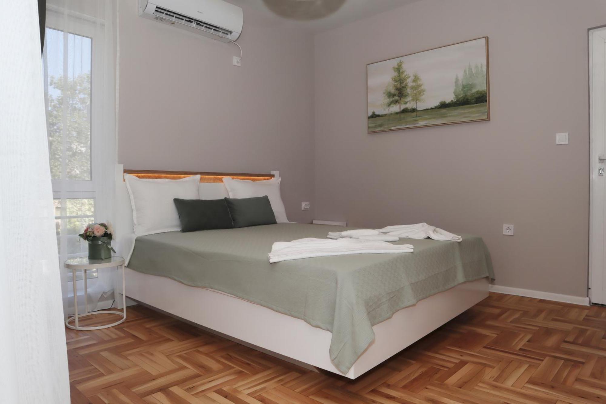 Apartment Near To Free